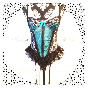 ♈ Vintage 80s teddy distressed/grunge with garters