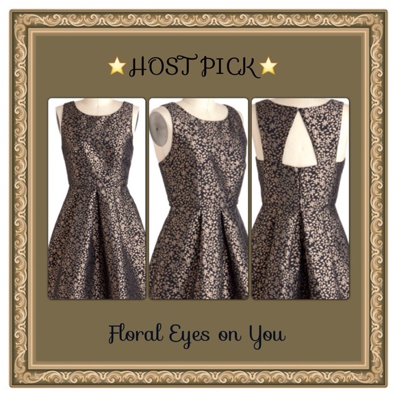 ⭐️HOST PICK⭐️ Floral Eyes On You Dress