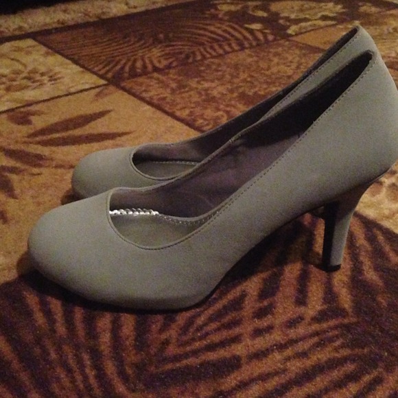 Heels! - Picture 3 of 5