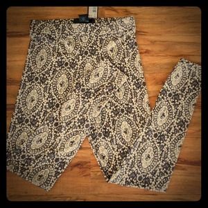 Kardashian leggings 🚫sold