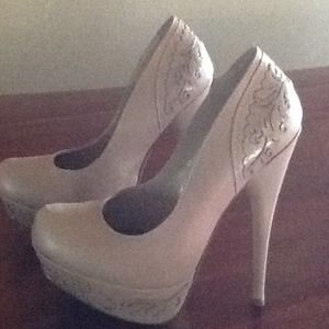 High heels (REDUCED)