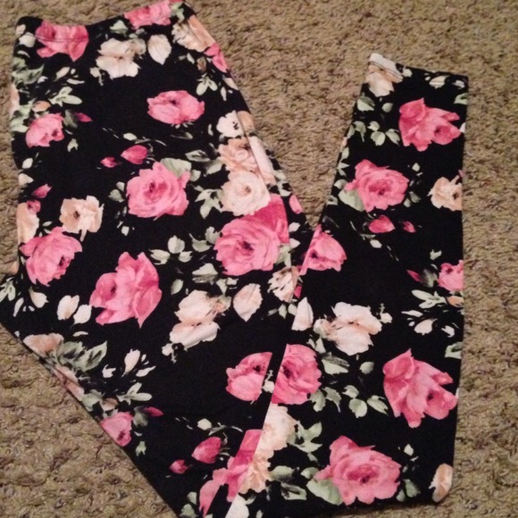 💢SOLD💢Floral Leggings