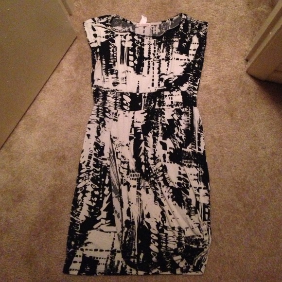 Pattern dress - Picture 2 of 2