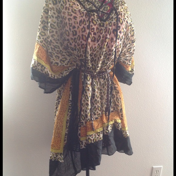 Cheetah Print Tunic - Picture 2 of 4
