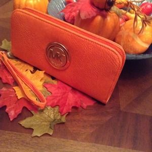 NEW ORANGE WALLET
