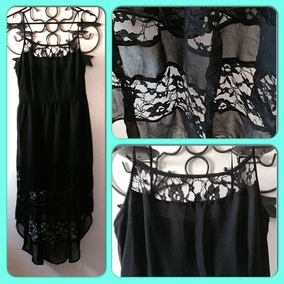 ⬇️Chiffon hi lo dress with lace detail