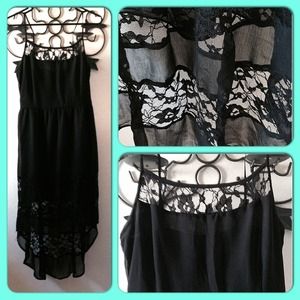 ⬇️Chiffon hi lo dress with lace detail