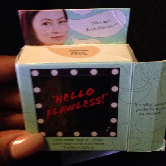 Hello Flawless by benefit,  powder cover up