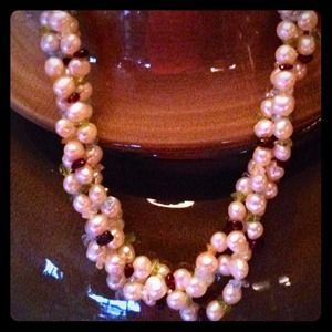 📿 Fresh water pearls w/precious stones.