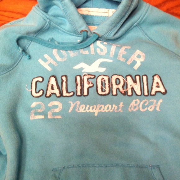 ‼️SOLD IN BUNDLE‼️HOLLISTER hoodie - Picture 3 of 3