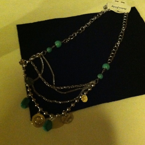 Necklace multi layered. NWOT
