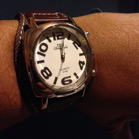 Watch - Picture 2 of 4