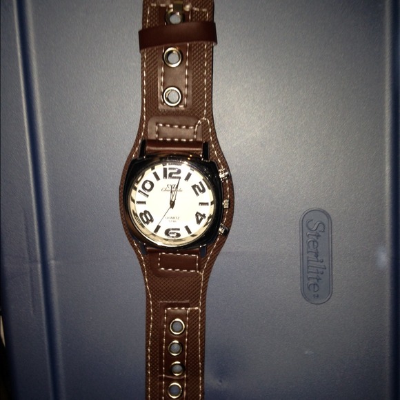 Watch - Picture 4 of 4