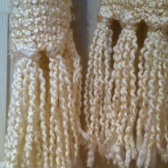 🎯SOLD🎯Pretty & Elegant - Picture 2 of 2