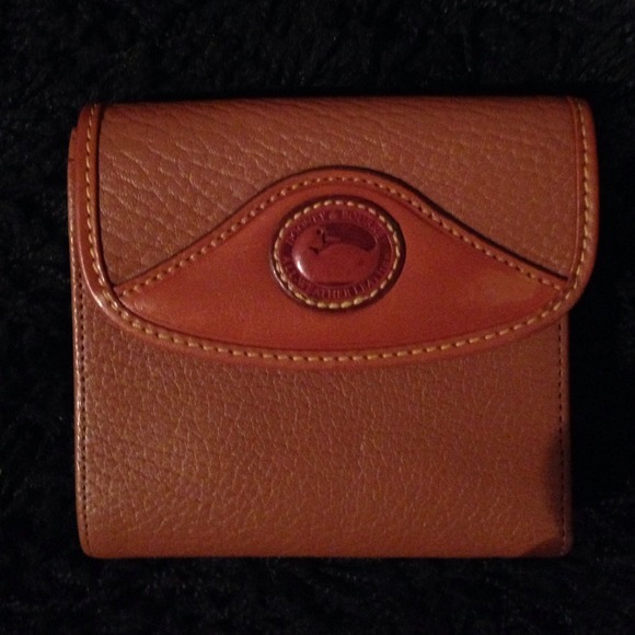 Dooney & Bourke Clutches & Wallets - AUTHENTIC dooney and Bourke leather wallet