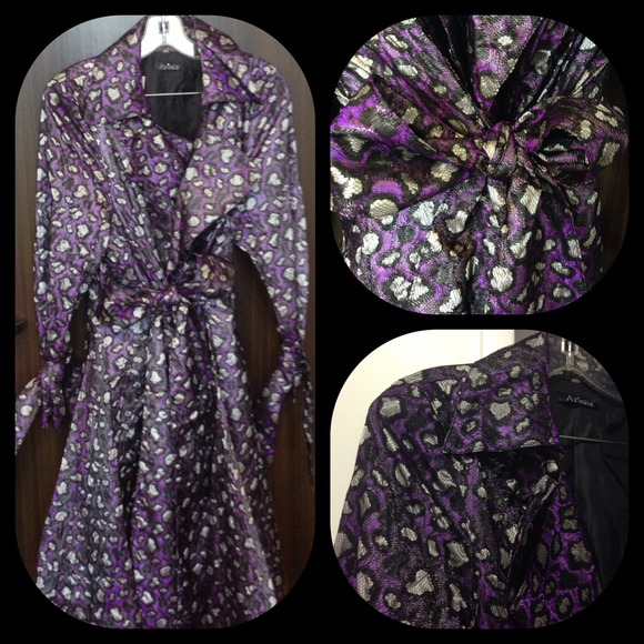 Purple and gray belted trench with full skirt - Picture 3 of 4