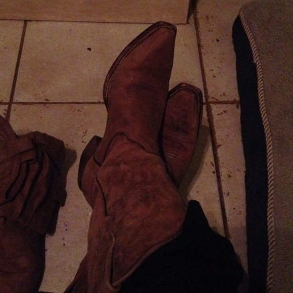 Boots - Picture 2 of 4