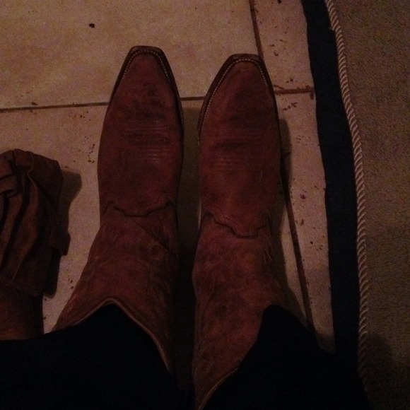 Boots - Picture 3 of 4