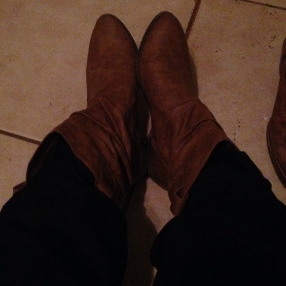 Boots - Picture 4 of 4