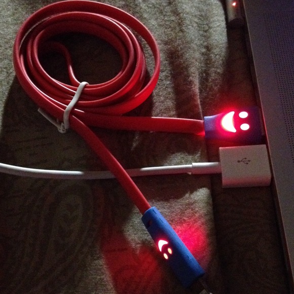 iPhone 5 charger Lights up