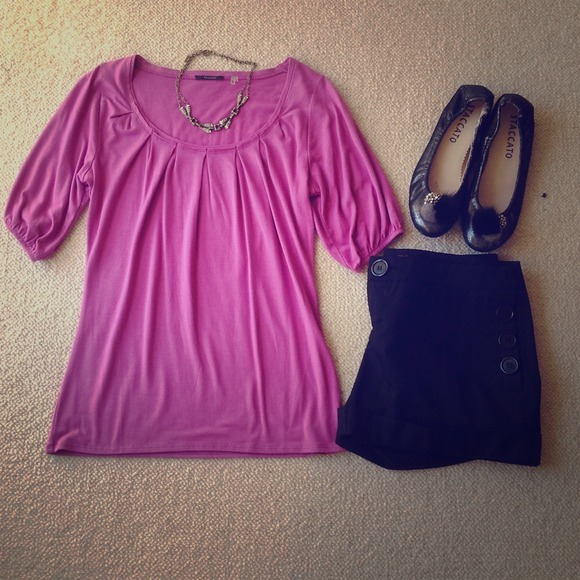 ✨SOLD✨Tahari  Pink pleated neckline top