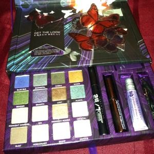 Urban Decay Book of Shadows IV