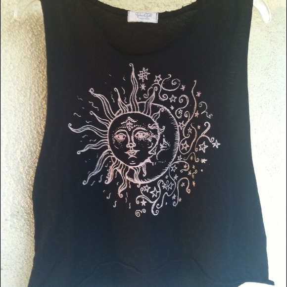 🚫SOLD🚫Brandy Melville Moon/Sun Tank 🌞🌛