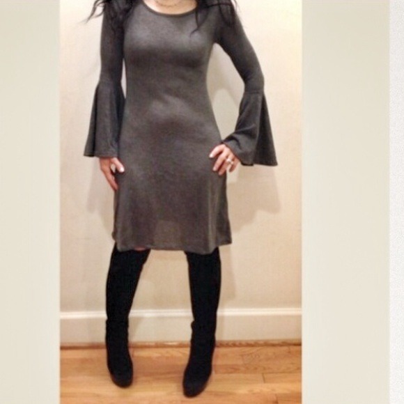 Dresses & Skirts - Love this retro chic dress SALE LAST ONE