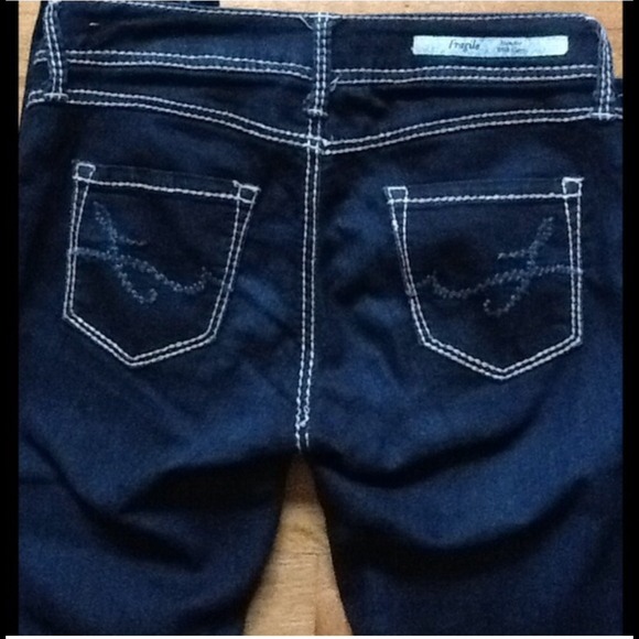 FrAgiLe S T R E T C H SoFt DeNiM  jeAnS  Sz.5-6
