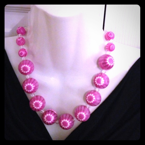 Pink beaded flower necklace
