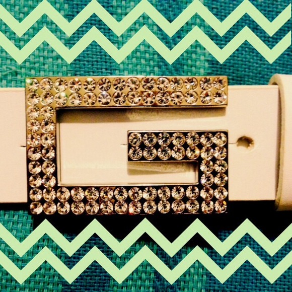 ♥️bundled♥️Real leather Guess belt with rhinestone