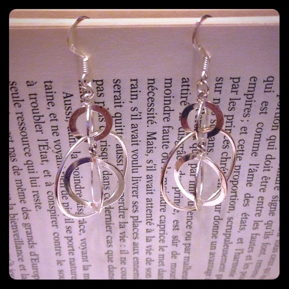 SOLD in BUNDLE!! Hoop in hoop silver earrings