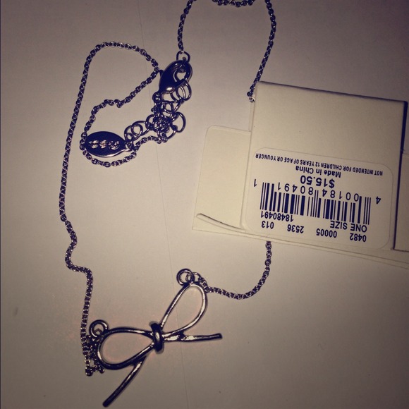 Cute bow silver American eagle skinny chain