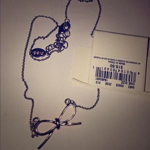 Cute bow silver American eagle skinny chain