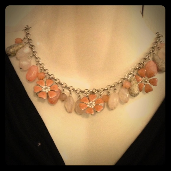 Peach floral necklace set