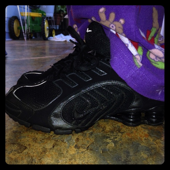 💢HOLD💢 Black & Glitter nike shoxs size 7