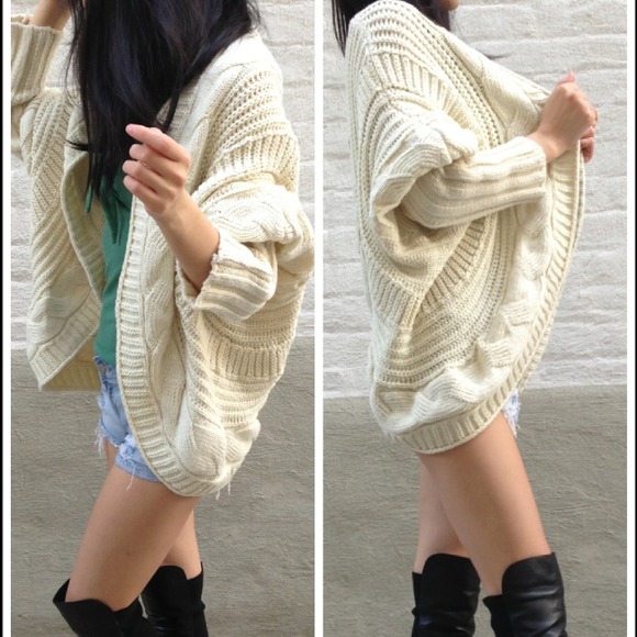 Sweaters - Cream oversized loose sweater