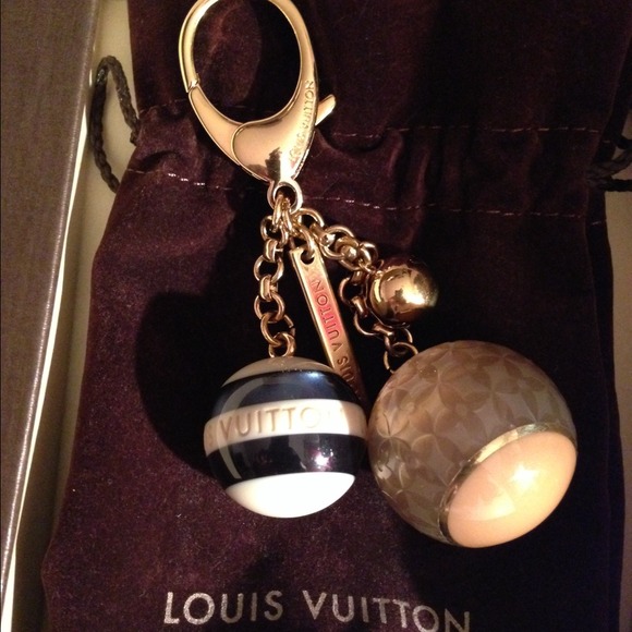 My Very 1st Louis Vuitton charm and My Mini Lin - Picture 2 of 3