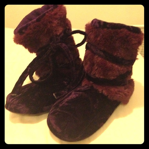 Sold!!!!! Muk Luks Boots