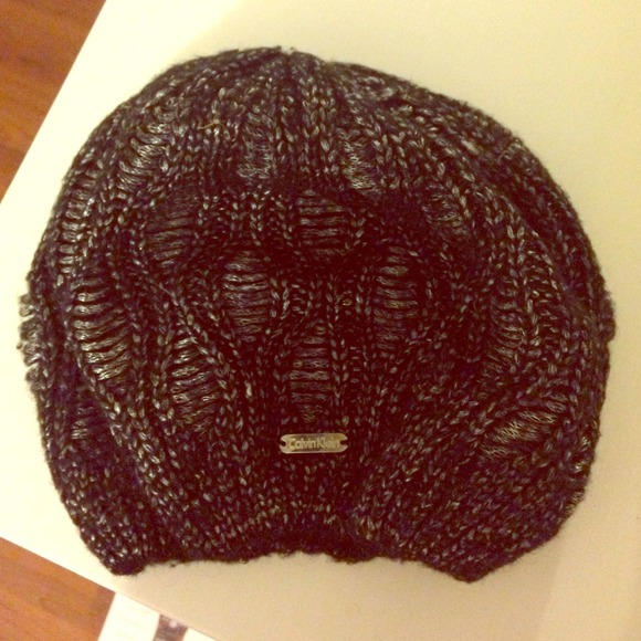 ❌Sold❌ Calvin Klein, black and gray knit beret!