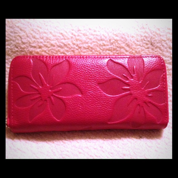 Clutches & Wallets - SOLD🔴🔴🔴🔴Red leather zip around wallet
