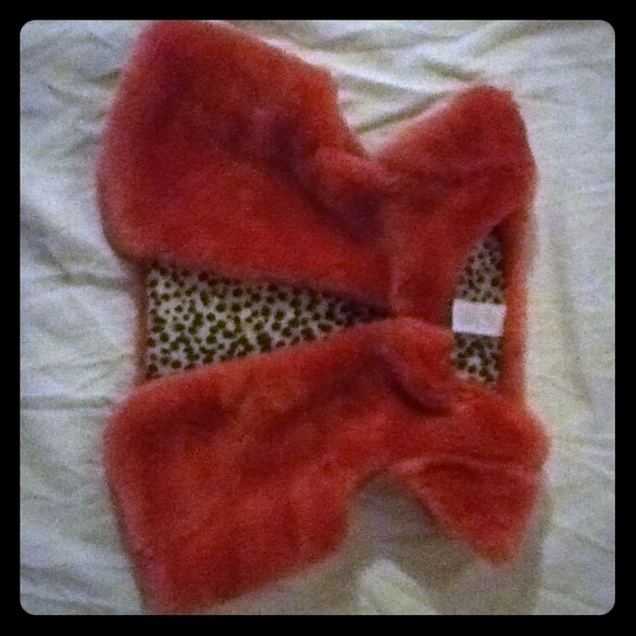 SOLD IN BUNDLE vest
