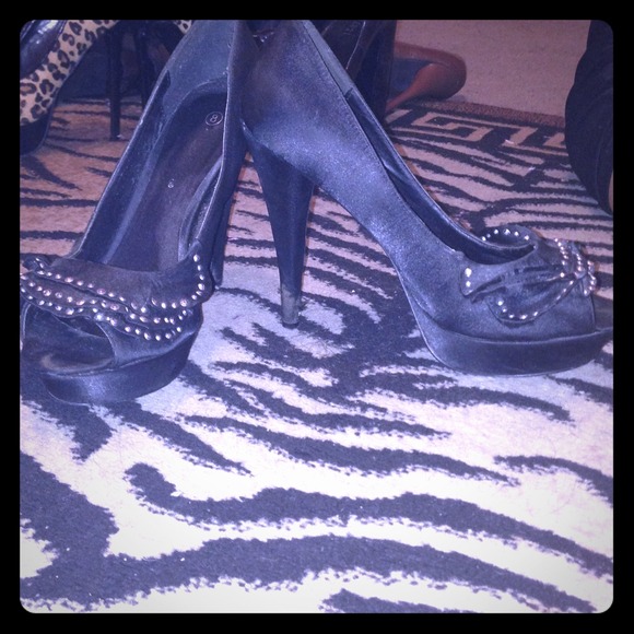 Black blingy heels