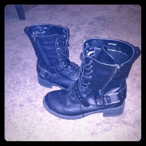 Black  boots👌