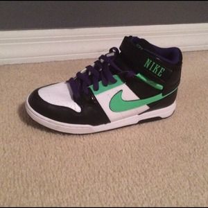 Nike 6.0 Mogan Mid Sneaker