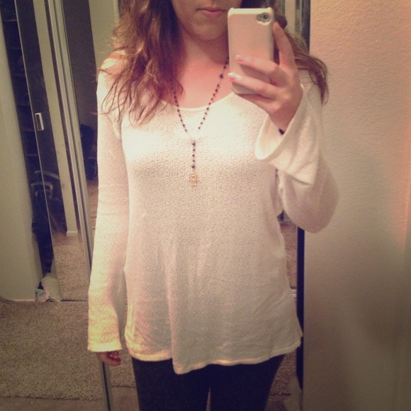 SOLD!!! Oversized ivory sweater - Picture 1 of 3