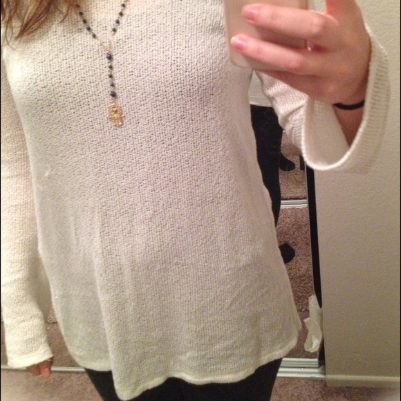 SOLD!!! Oversized ivory sweater - Picture 2 of 3