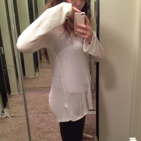SOLD!!! Oversized ivory sweater - Picture 3 of 3