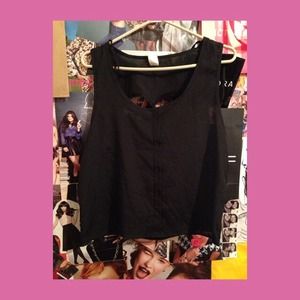 Cut out heart back shirt