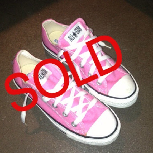 Sold -in bundle Pink all star converse new women's